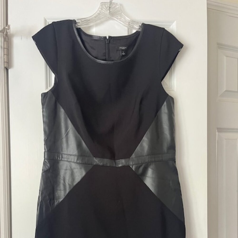 Ann Taylor short sleeve size 6